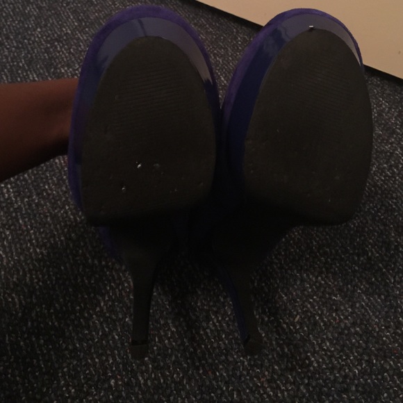 Heels - Picture 3 of 4