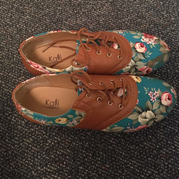 Casual Shoes - Picture 2 of 2