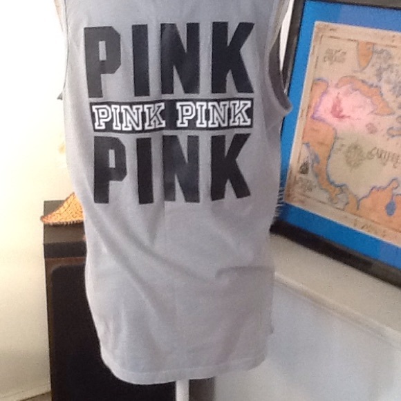 SOLD BNWT VS PINK CAMPUS TANK TOP $25 - Picture 4 of 4