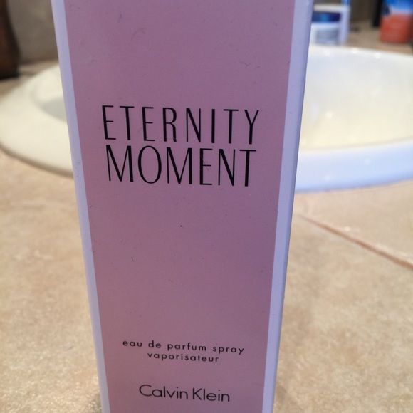 Eternity moment perfum