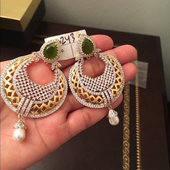 Designer piece hanging CZ earrings in gold finish - Picture 3 of 3