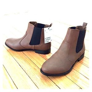 H&M Chelsea Boots