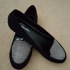 Women's flats