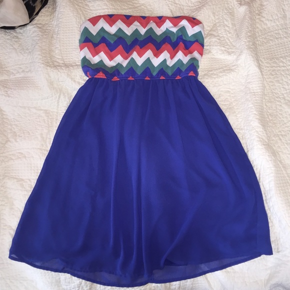 Strapless chevron dress