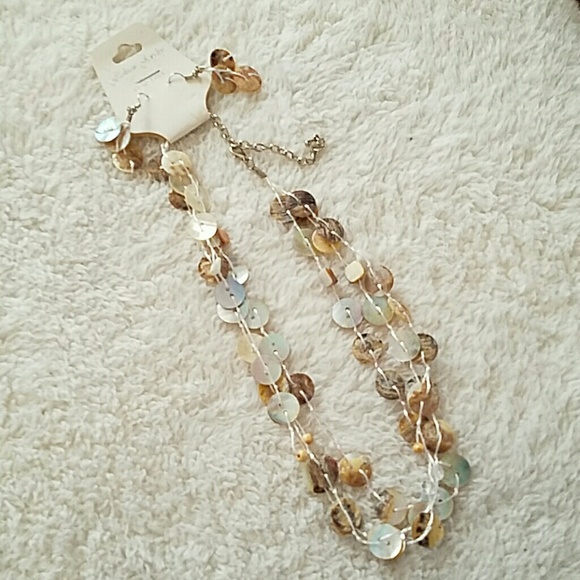 Shell Necklace & Earrings Set