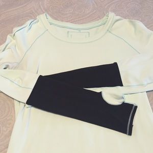 EUC lululemon mint & black top size 4