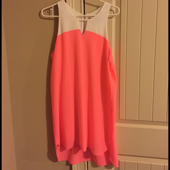 Sleeveless dress