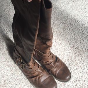 Carlos Santana brown boots