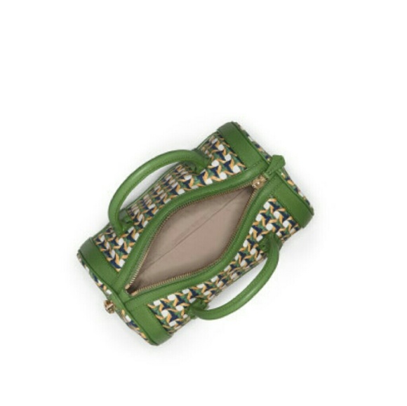 Tory Burch

Green Riviera Satchel - Picture 3 of 3