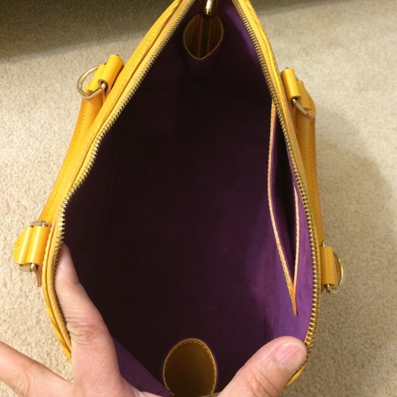 Vintage Louis Vuitton Vintage Epi Alma PM - Picture 2 of 4