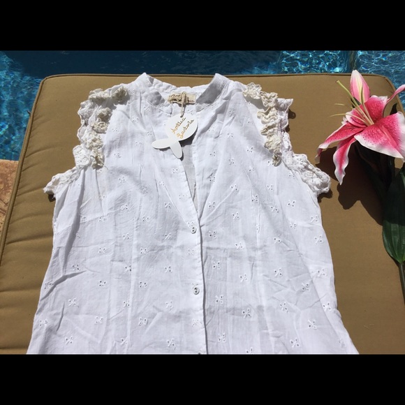 CLOSET CLOSED FOR SUMMER - Picture 2 of 4