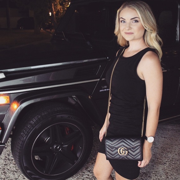 ❥ Meet your Posh Stylist - Picture 9 of 9