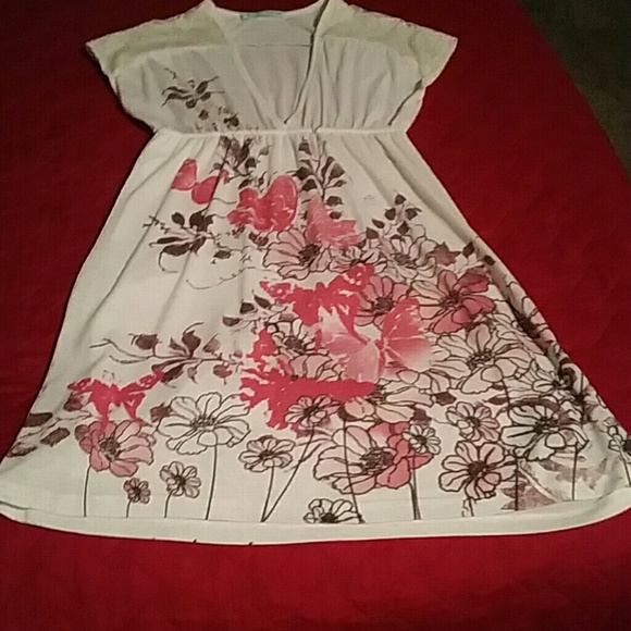 Very PRETTY dress!