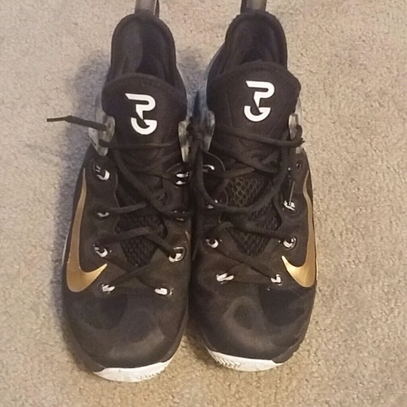 Nike Zoom Basketball shoe