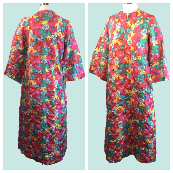 SOLD Bold Flower Pansy Power Pool Lounger Robe Coverup