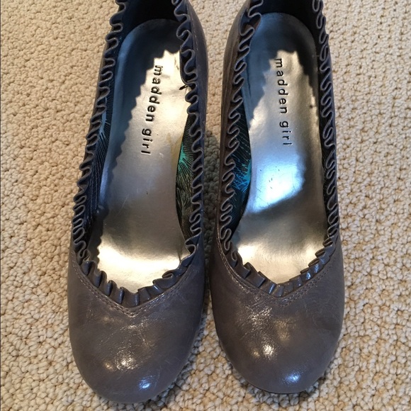 Gray Madden girl ruffle heels