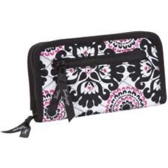 Soft wallet by Thirty-One