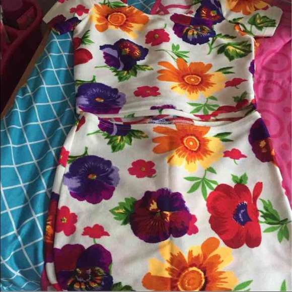 American Apparel Floral Set