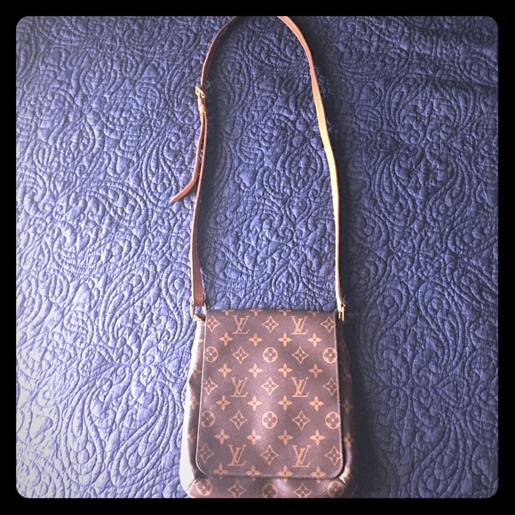 Authentic Louis Vuitton Vintage Salsa Musette