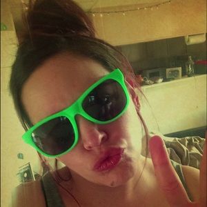 Meet your Posher, Nicole