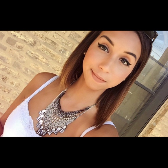 Meet your Posher, Jacqueline