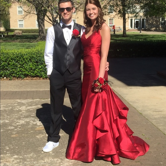 red prom dress - Picture 2 of 4