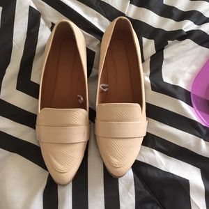 Nude flats