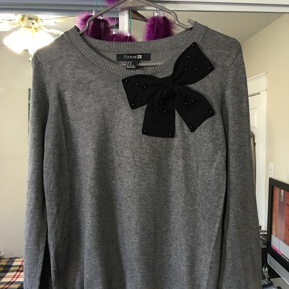 gray sweater - Picture 2 of 4