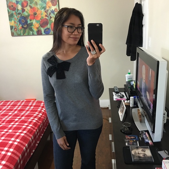 gray sweater - Picture 4 of 4