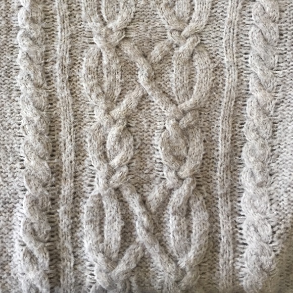 DE RIGUEUR sweater, super soft. - Picture 2 of 2