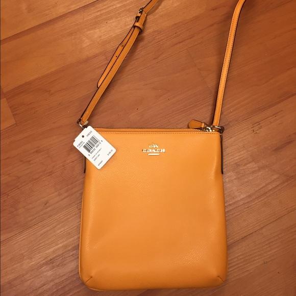 🎉TAKING OFFERS! COACH PURSE 🎉