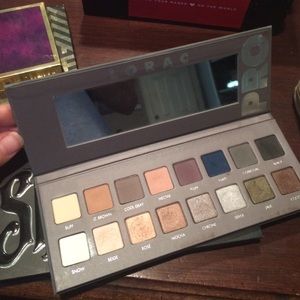 Lorac Pro 2 palette