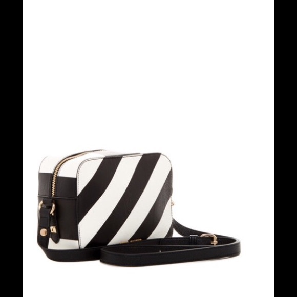 🚨SOLD🚨Steve Madden Stripped Studded Crossbody - Picture 2 of 4