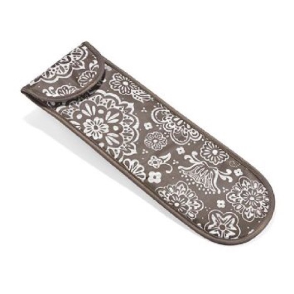 Flat Iron Case by Thirty-one