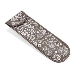 Flat Iron Case by Thirty-one