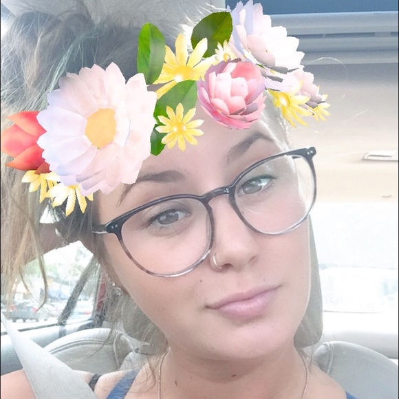 Meet your Posher, Alecia