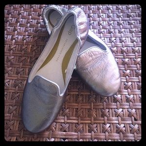 Metallic GAP flats