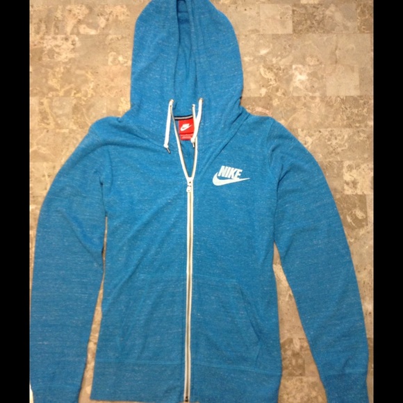 Nike Tops - FINAL MARKDOWN-Nike hooded zip up closure