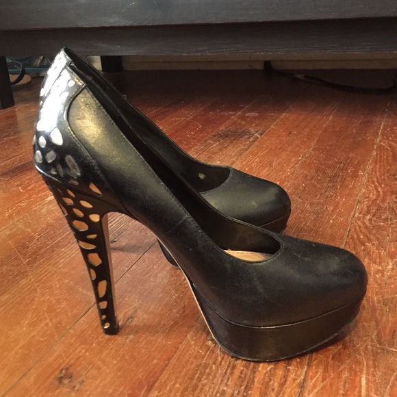 Vince Camuto 5" black leather heals