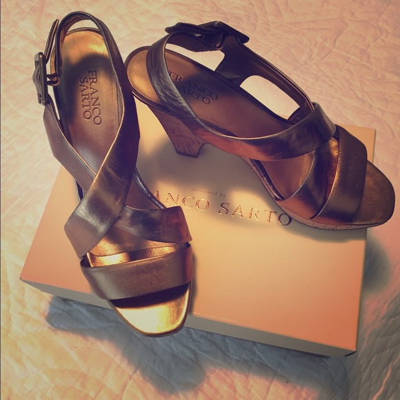 ✨ Bronze Cork Wedge Sandals ✨