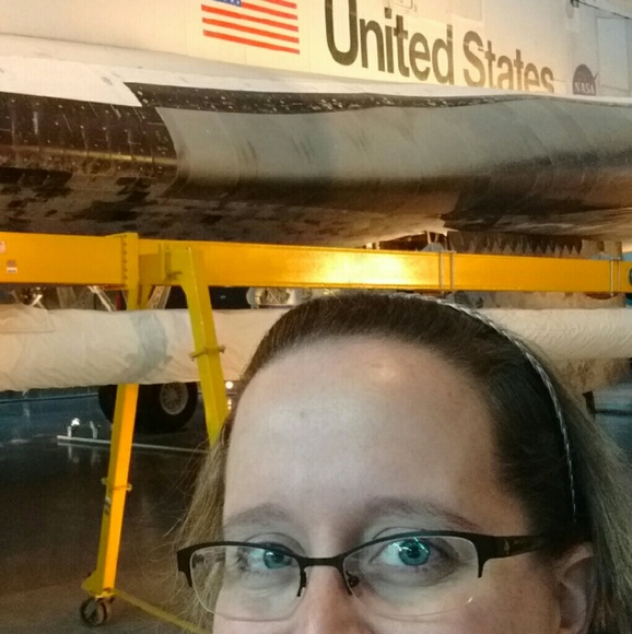 Meet your Posher, Katie - Picture 2 of 2