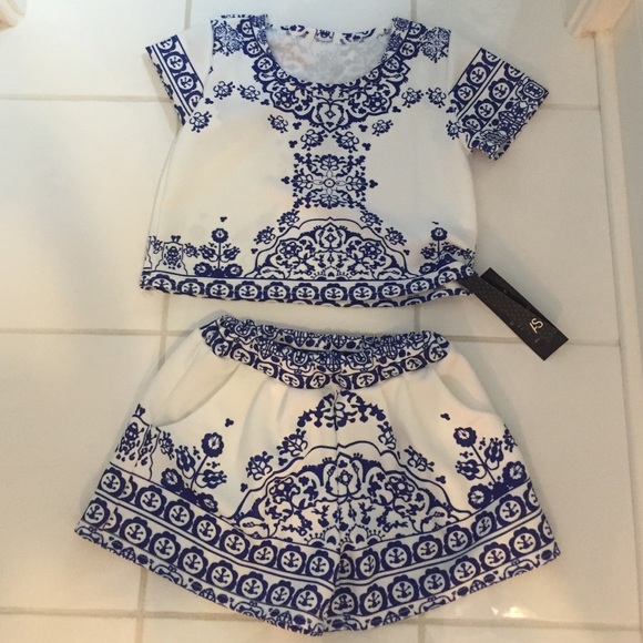 Blue and white porcelain crop top set Small