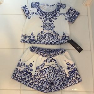 Blue and white porcelain crop top set Small