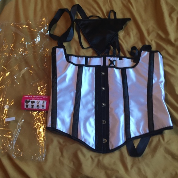 Corset halter black and white❣💥💯SALE🌊❣❣