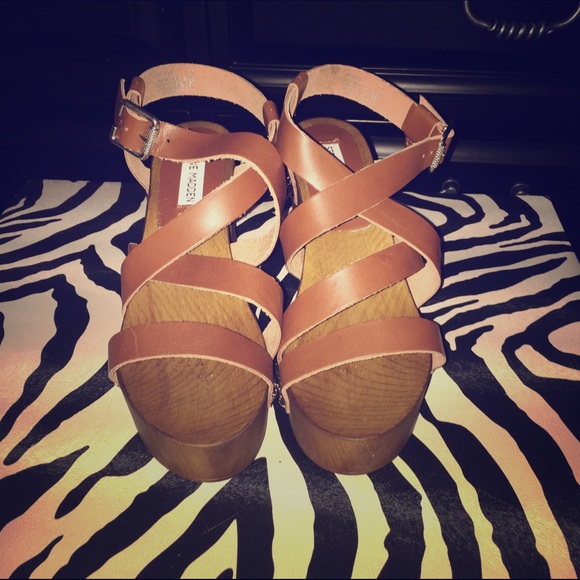 TODAY ONLY‼️🆕 Cognac Platform Sandals - Picture 3 of 6