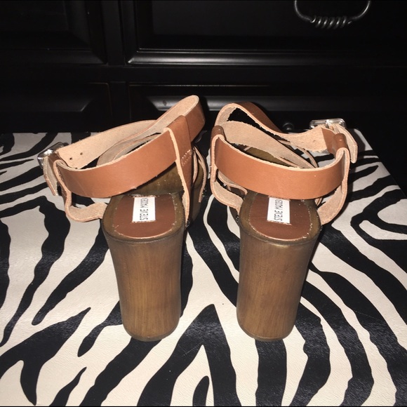 TODAY ONLY‼️🆕 Cognac Platform Sandals - Picture 6 of 6