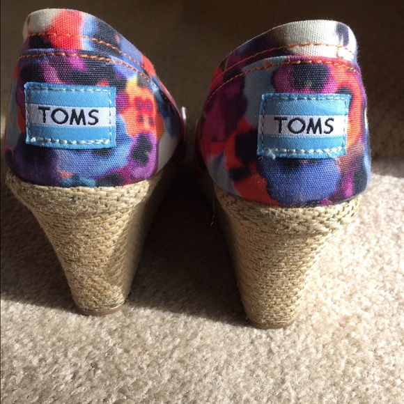 TOMS linen cork women's classic wedge