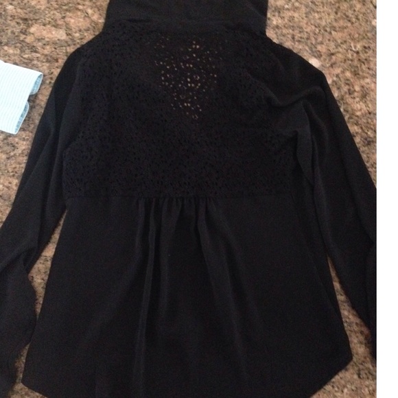 Blouse - Picture 2 of 2