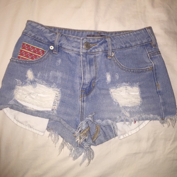 Kendal & Kylie- high waisted shorts