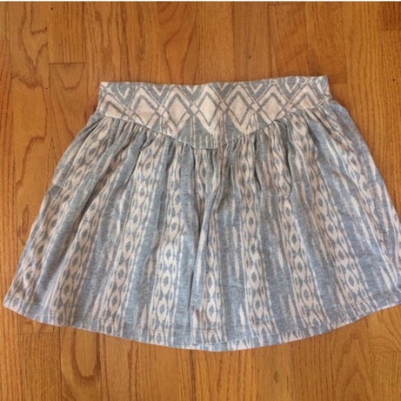 H81 Tribal Print Skirt - Picture 2 of 3